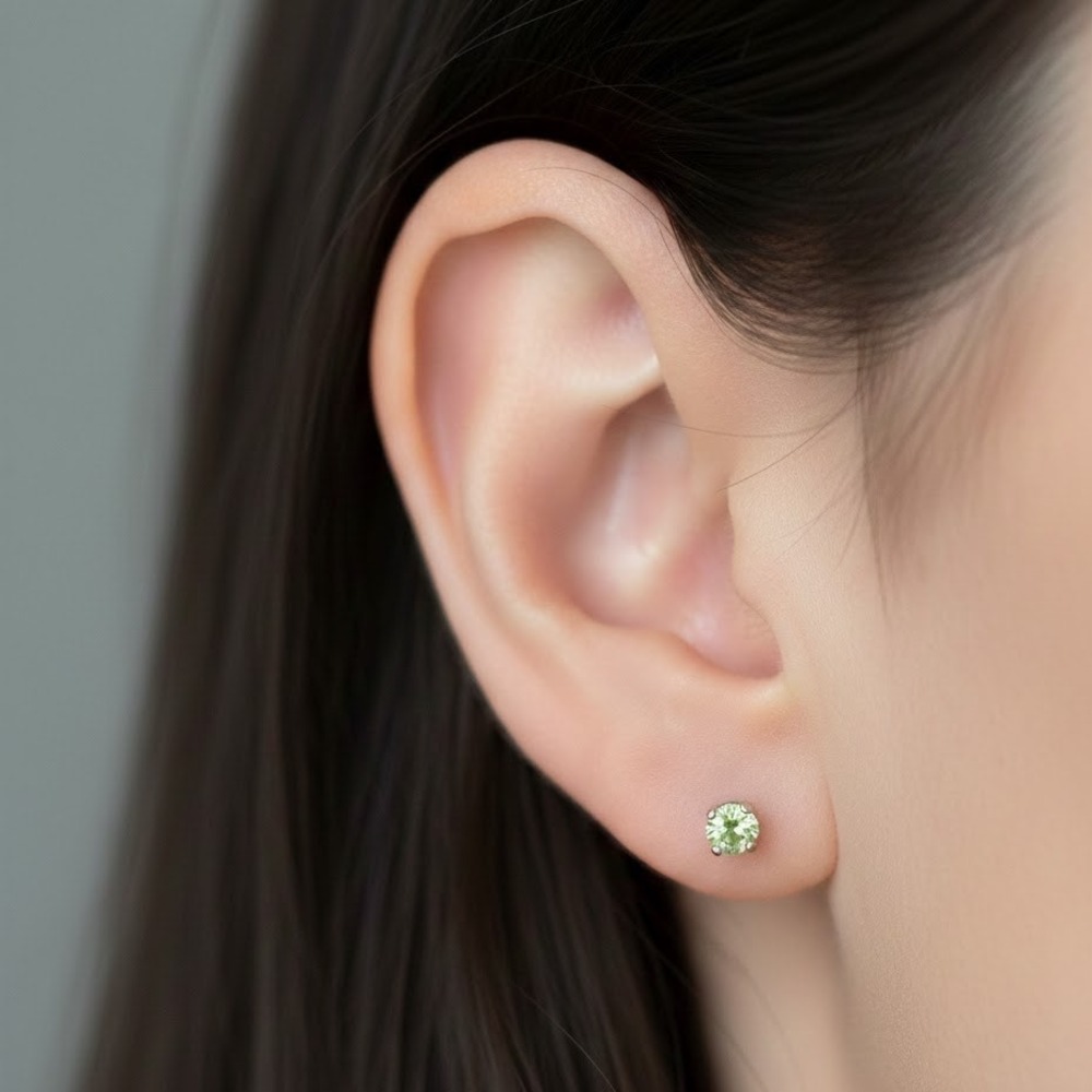 Silver Stud Earring Peridot Round Cut Gemstone Prong Set‎ Stud Earrings